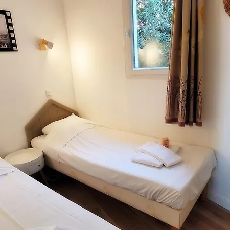 Bright With Garden And Sea View *